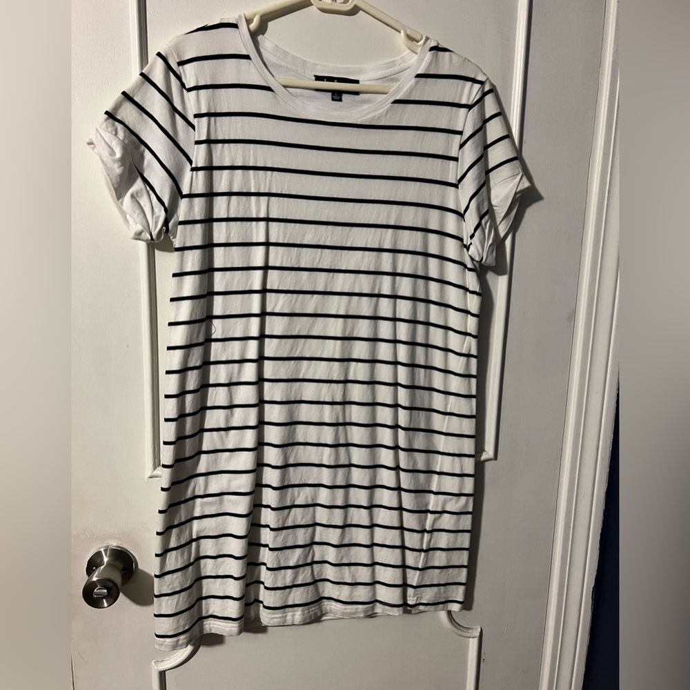 Short sleeve dress